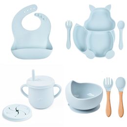 Cups Dishes Utensils 4/6/8Pcs Baby Soft Silicone Suction Cup Bowl Dinner Plate Cup Bib Spoon Fork Set Anti-Slip Cutlery for Kids Feeding Dinner Plate 230530