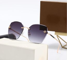 Designer sunglasses for men and women classic summer fashion style metal plate frame eye protection glasses UV lens