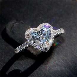 Band Rings Luxury Silver Color Heart Ring for Women Exquisite Fashion Metal Inlaid White Zircon Stones Wedding Ring Engagement Jewelry J230531