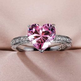 Band Rings Huitan Luxury Solitaire Women Heart Engagement Rings AAA Pink Cubic Zirconia Proposal Rings For Girlfriend Anniversary Gift J230531
