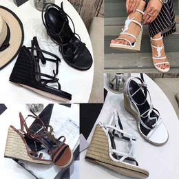 Tasarımcı sandalet Cassandra topuk Kadın Kama Espadrilles Siyah beyaz sandalet rugan kayış ve takozlar platformu Yüksek Topuklu Toka Gelinlik Ayakkabı 35-43 kutu