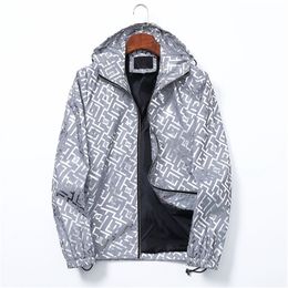 Men's coat parka jacket triangular epaulettes designer jackets men Autumn And Winte Windbreaker parkas for mens hoodies Zipper Outerwear coats plus size M-3XL T2
