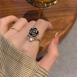 Band Rings Korean Black Rose Shaped Metal Opening Rings for Woman Girls Fashion Luxury Zircon Adjustable Index Finger Rings Jewellery Party J230531