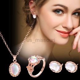 Band Rings European and American Fashion Opel Zircon 3piece Necklace Earrings Ring Personality Bride Ladies Wedding Banquet Jewelry Set J230531