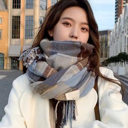 Scarves Korean Retro Plaid Scarf Women's Winter Cashmere Shawl Internet Celebrity Luxury Bufandas Invierno Mujer Cachecol Feminino