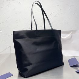 Black Nylon Handbag Tote for Women Designers Bag High Capacity Ladies Casual ShoppingLarge capacity