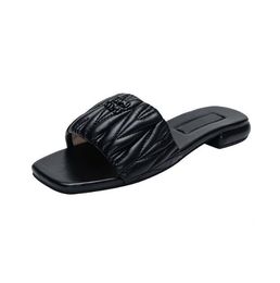 2023 2MIU Slippers Women Flat Sandals Matelasse Slide Shoes MM Fashion Top Quality Designer Banquet Summer Leather Sandals Multicolor Flat Heel Mule Size 35-42