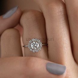 Band Rings Exquisite Romantic Gold Colour Wedding Rings for Women Shiny Crystal Ring Simplicity Elegant Temperament Engagement Jewellery J230531