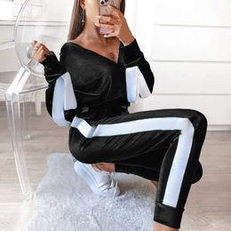 Tracksuits 2-piece Velvet Dress Autumn Side Stripe Running Set Women's Sweatshirt Long Sleeve Wrapped V-Neck Crop Top+Sweatpants P230531