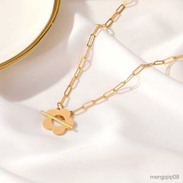 Pendant Necklaces Flower Clasp Necklace For Women Charm Gold Colour Chain Handmade Jewellery