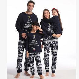 Family Matching Outfits Winter 2023 Year Fashion Christmas Pajamas Set Mother Kids Clothes For Clothing Outfit 231201