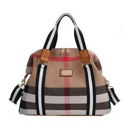 Travel Bag 2022 Women Designer Handbag Shoulder Bags Handbags Sports Portable Folding Fitness Short Trip Business Single Luggage B194D