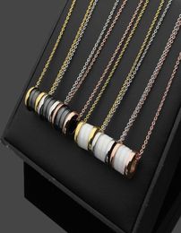 classic titanium steel Black and white ceramic Pendant Necklaces for women men 18K gold plated love chain necklace fashion accesso1455417