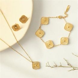 Designer pendant Jewellery female necklace bracelet earrings 3-piece set made of stainless steel 18K gold whole3006