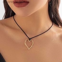 Chokers Ingemark Vintage Black Leather Braid Wax Cord Chain Necklace for Women Goth Hollow Out Heart Pendant Choker Y2k Jewelry NewL231201