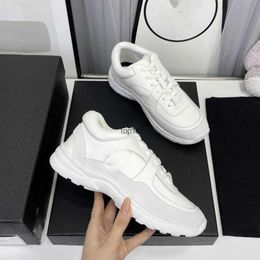 7A Melhor Qualidade Designer Running Shoes Channel Sneakers Mulheres Luxo Lace-Up Sports Shoe Casual TrainersWhite Classic Sneaker Mulher Ccity DFCVCX