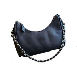Crescent leather chain bag one shoulder oblique straddle underarm bag Stylish shoulder bag with simple texture crossbody bag