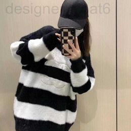 Women's Sweaters designer Top Designer Womens sweater High-end Luxury Comfort Warm wool velvet C letter embroidery black and white stripes loose version S-XL 8XJ5