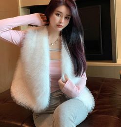 2024 New Women's Leather and fur Korean version short imitation fox fur grass vest women's winter new imitation mink fur vest furry shoulder jacket