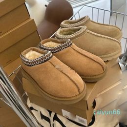 Chestnut Winter Slip-on Shoes Wool Ankle Short Fluffy Outdoor Boots windtight Classical Luxurious Shearling