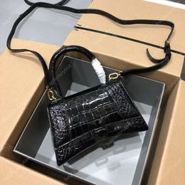 TOP crossbody designer bags luxurys handbags classic flap bag Leather alligator embossing 19CM mini crossbody bag Gift box packaging Fashion Black luxurys lady bag