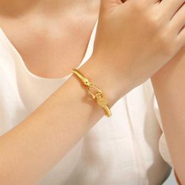 361l Titanium Stainless Steel Bangles Bracelets Charm Gold Colour Cable Wire Cuff Heart Pendant Bracelet for Women Girls Jewellery Q0286H
