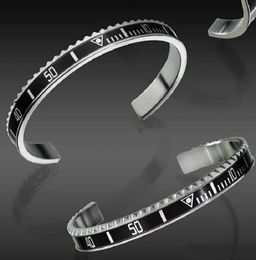 Speedometer Opening Titanium Bracelet with European and American Trend Hiphop Digital Dial for Men and Women Water Ghost Accessor9956611