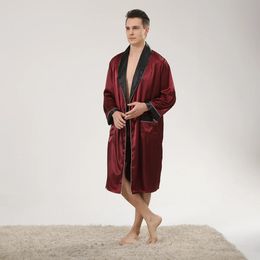 Mäns sömnkläder Bourgogne Surmar Summer Thin Men's Satin Robe Lightweight Långärmad Silk Kimono Bathrobe With Shorts Set Sleepwear 231130