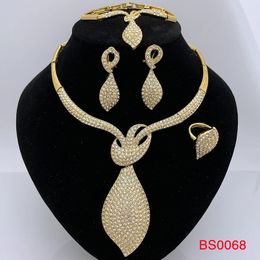 Wedding Jewellery Sets Vintage Dubai 18k Gold Plated Set Women Elegant Rose Waterdrop Pendant Necklace Earrings Ring Bracelet 4Pcs 231201