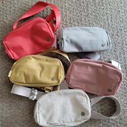 Luxurys designers midjelpacks LULUL bälte midjepåsar utomhus totes sport bumbag bum bröst yogasäck handväska plånbok fanny pack mode nylon berömd korskropp axel axel