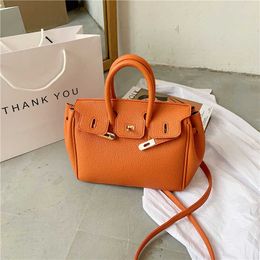 H Women Totes Hardware Shoulder bags Women's Bag 2024 New Fashion Versatile Crossbody Handbag Have Real Logo Q3V7