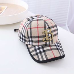 Designer Hats BUR hats Hat Handsome Trendy Personalized Sunshade Hat. Spring Woolen Classic Checkered Baseball Hat Baseball Cap NYID