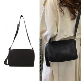 Shopping Bags Stylish Shoulder Bag For Casual Outings Ins Style Pillow Shape Nylon Material