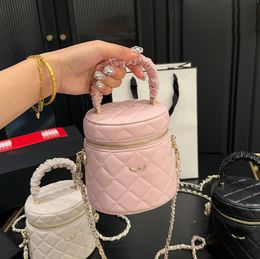 Luxury Women Designer Bucket Makeup Bag with Pleated Leather Handle Mirror Gold Metal Hardware Matelasse Chain 13x12cm 4 Colors Diamond Cosmetic Case Purse Handbag