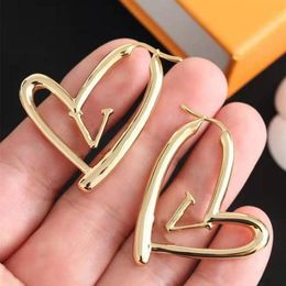 2021 New Designer Classic Love hoop Earrings Fashion Style Studs Design Stamp Stainless Steel Gold Plated Stud earrings For Women 281f