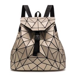 2020 New Women Hologram Backpack Geometric Backpacks Girls Travel Shoulder Bags For Women Totes Designer Luxury mochila mujer X0523083