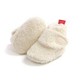 First Walkers Fashion Winter Infant Baby Slippers Girls Boys Booties Warm Socks Shoes born Crib Prewalkers 018M 231201