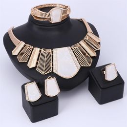 Gold Plated Crystal Jewelry Set For Women Beads Collar Necklace Earrings Bangle Rings Sets Costume Fashion Shell Accessories228U