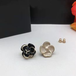 2022 new fashion black enamel Stud earrings ladies luxury designer flower earrings for women party lovers gift engagement jewelry 3170