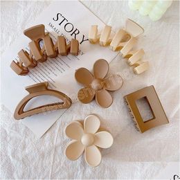 Hair Accessories Korean Geometric Hollow Out Claw Trendy Simple Flower Clip Barrette Crab Headdress For Women Hairgrip Drop Delivery P Dhbiz