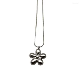 Pendant Necklaces Women's Exquisite Necklace Jewellery Floral Neck Chains Accessory Ornament Adornment Clavicular Chain