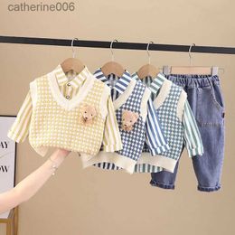 Clothing Sets 2023 Autumn Korean Baby Boy 3PCS Clothes Set Bear Sweater Vest Long Sleeve Striped Shirt Jeans Infant Toddler Boy Suit OutfitL231202