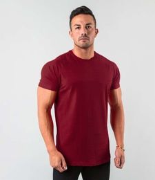 New Stylish Plain Tops Fitness Mens T Shirt Short Sleeve Muscle Joggers Bodybuilding Tshirt Male Gym Clothes Slim Fit Tee870