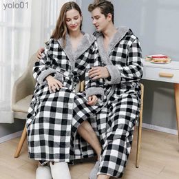 Men's Sleepwear Lovers Winter er Long Plaid Flannel Warm Bathrobe Men Plus Size Hooded Coral Fleece Bath Robe Women Dressing Gown SleepwearL231202