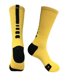 2pcs is 1pair USA Professional Elite Basketball Socks Long Knee Athletic Sport Socks Men Fashion Compression4346962