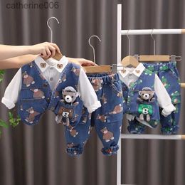 Clothing Sets 2023 Autumn Korean Little Boy 3PCS Clothes Set Cartoon Bear Denim Vest Long Sleeve Shirt Jeans Infant Baby Boy Suit OutfitL231202