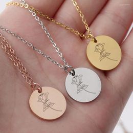 Pendant Necklaces Style Simple Carving Rose Disc Necklace Fashion Elegant Girl Stainless Steel Charm Lady Cocktail Jewellery