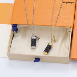 Mode individuelle Leder Parfüm Flasche Anhänger Halskette für Männer Frauen Unisex hochwertige Gold Silber Kette Party Jahrestag Geschenk Schmuck