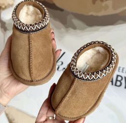 24 UG Kids Toddler Tasman II Slippers Baby boots Chestnut Fur Slides Sheepskin Shearling Classic Ultra Mini Boot Winter Mustard Seed Mules Slip-on Wool Little Big G