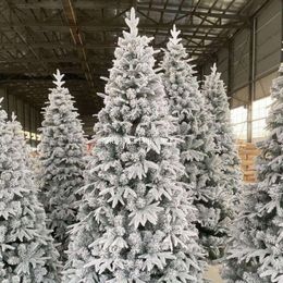 White Christmas tree with encrypted decoration plush PE mixed with snow and cedar trees mall display windows